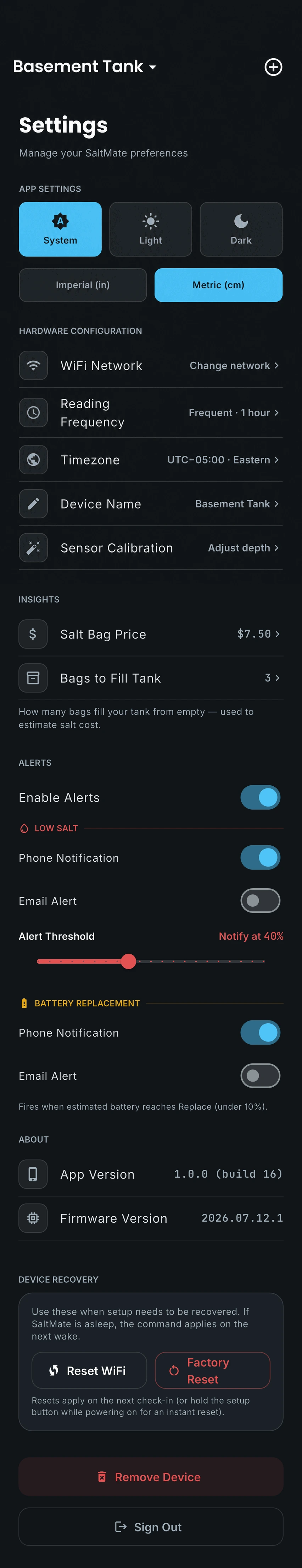 SaltMate settings screen with appearance, hardware, alert, app information, recovery, and sign-out controls